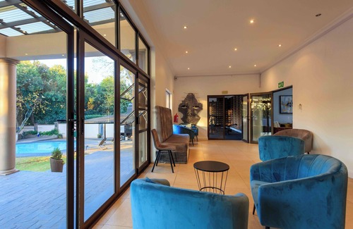 Northcliff Hotel | Serene HOTEL with outdoor pool & inclusive breakfast in tranquil Northcliff.