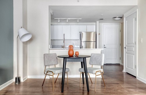 North Bethesda Apartment | Serene North Bethesda 1BR w/W/D, Pool & Gym, nr Metro, by Blueground
