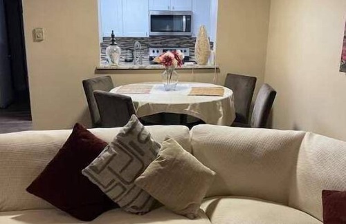 Woodridge House | Serene Oasis Waiting For You.