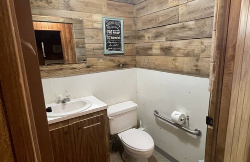 Water Valley Cabin | Serene, quiet, and spacious ranch lodge 15 minutes from town