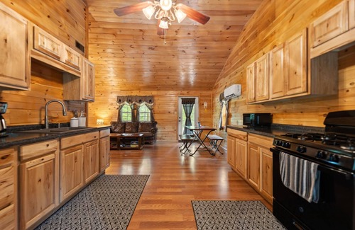 Rogers Cabin | Serene Retreat