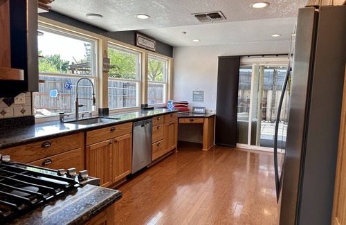 Nut Tree House | Serene Retreat: W/Waterfall Pool, Proximity to Shopping & Gastronomic Delights.