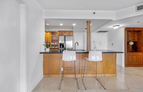 Downtown Miami Apartment | Serene Stays by the Bay