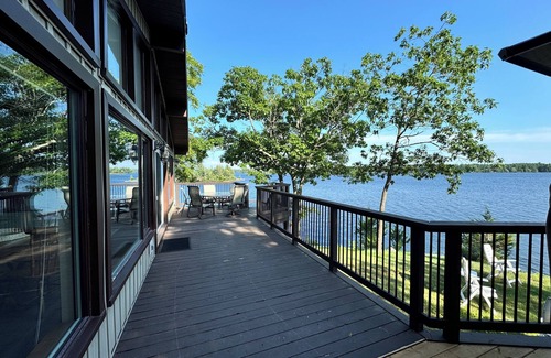 North Kawartha Cottage | Serene Stoney Lake Sunlit Point