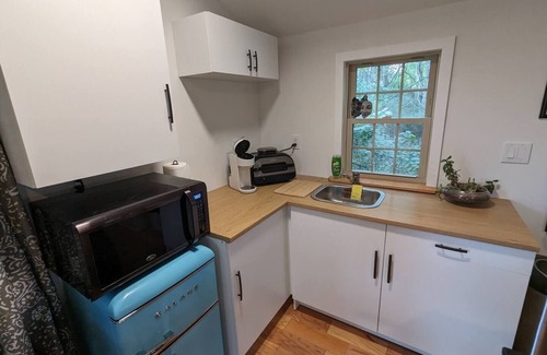 Schuylerville Apartment | Serene Studio Retreat 20 Minutes to Downtownnn