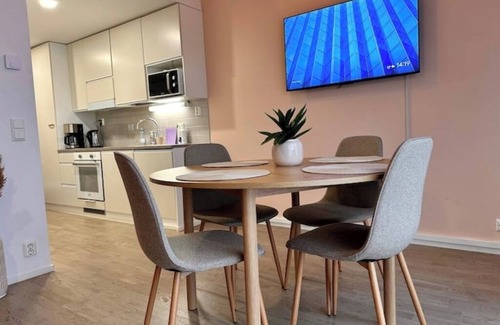 Turku Apartment | Serene & Stylish 5★ Getaway in Central Turku – King Bed, Cozy & Prime Location