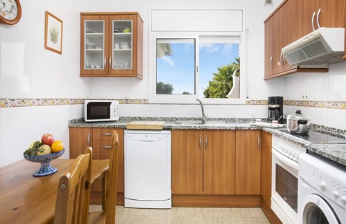 Lloret Blau Villa | Serene Villa with Pool and Outdoor Dining