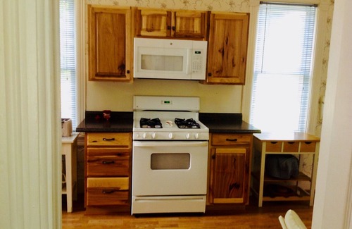 Rockwood House | Serenity Falls Charming home w/stone wood fireplace. Close to 7 Springs Resort