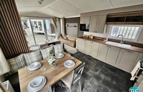 Ingoldmells House | Serenity - Luxury Hot Tub, Sunnymede, Fantasy Island, , Ramped Access, Parking, Dog Friendly