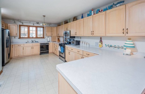 Captain's Cove House | Serenity Now - 20 minutes to Chincoteague!