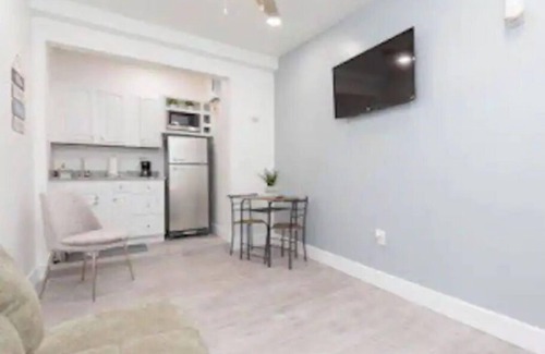 Greater Northdale Apartment | *Serenity place* Hosted by Ricky & Tania