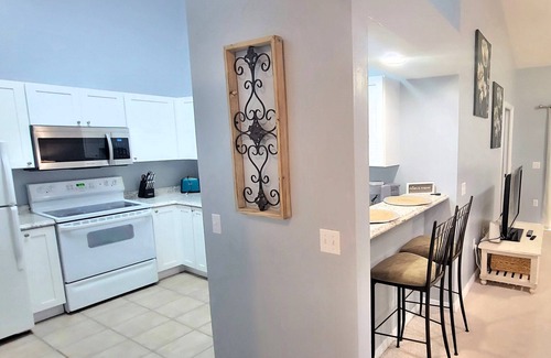 Gainesville Condo | Serenity Retreat @ Celebration Pointe-Cozy, Relaxing and Updated 1 Bedroom Condo