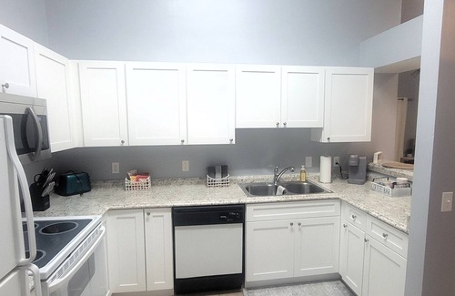 Gainesville Condo | Serenity Retreat @ Celebration Pointe-Cozy, Relaxing and Updated 1 Bedroom Condo