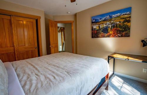 Skyway House | Serenity Skyline Lodge