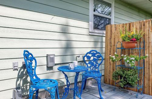 Alachua House | Serenity Terrace KING bed w Lounge & Coffee Bar