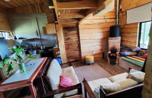 Roble Cabin | Serenity Unveiled: Secluded Cabin, Endless Views, Pristine Forest Bliss.