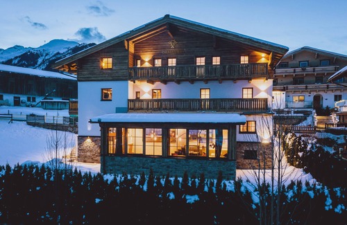 Kaprun Ski Chalet | Serviced Luxury Chalet Evi