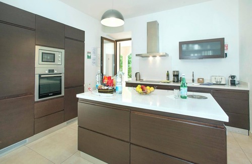 Banyalbufar Villa | Ses Cases Noves - Four Bedroom Villa, Sleeps 8