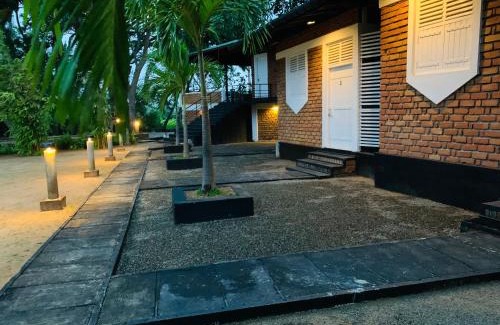 Minneriya Hotel | Sethway Village