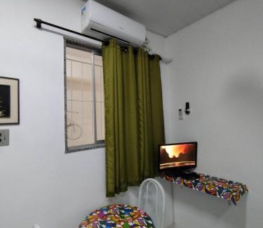 Centro de Vila Velha Apartment | Seu Apto na Praia da Costa 6 Simples e Barato Excelente Local Ar Cond TV Microondas Internet Rápida Todo seu no Centro