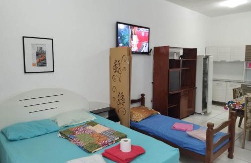 Centro de Vila Velha Apartment | Seu Apto Praia da Costa 3 Não divide Completo Ar Cond Fogão Geladeira Internet Local Excelente Centro Sem escadas