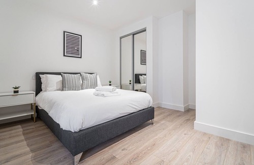 Barnt Green Apartment | SevenStays Residences Solihull - NEC /Airport