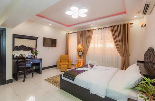 Sangkat Veal Vong Hotel | Seventh Heaven Hotel and High Bar