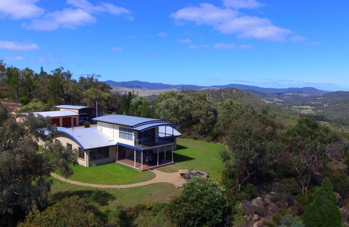 Somme House | Severnview Accommodation - 4 bed Luxury Accommodation on 100 acres in Ballandean
