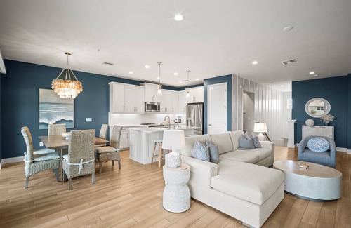Naples Condo | Seychelles ala SkyRun elegance