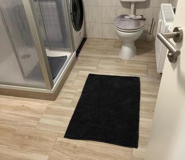 Crimmitschau Apartment | Seyfarthrooms - Crimmitschau 3 - zentrale Lage, gute Anbindung, voll ausgestattet