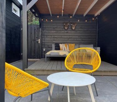 Noord Apartment | Sfeervol guesthouse, privé tuin en free parking