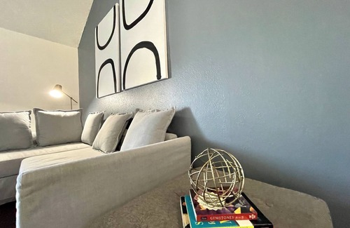 South San Francisco House | SFO/South San Francsico Sweet Home-10 minutes from SFO