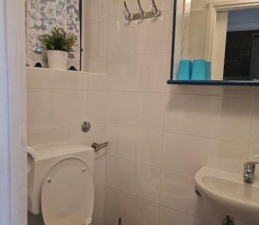 Krizni rat Apartment | Shabby chic beach cottage Hvar