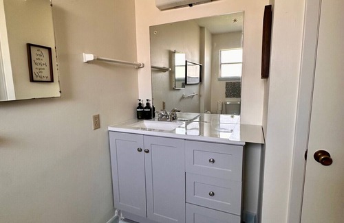 South Central Houston House | Shabby Chic Duplex Tx Medical Center, Rice Village