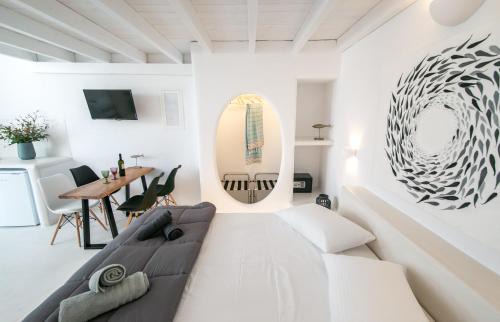 Emporio Apartment | Shades of White Villas