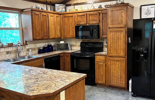 Story Cottage | Shady Pines Cottage; A Charming 2-Bedroom Cottage. Pet-Friendly!