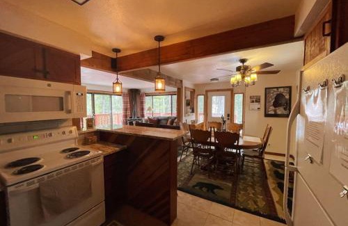 Saint Mary's House | Shady Pines- Cozy Mountain Retreat