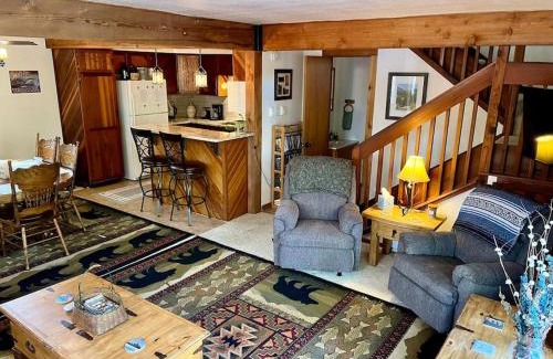 Saint Mary's House | Shady Pines- Cozy Mountain Retreat