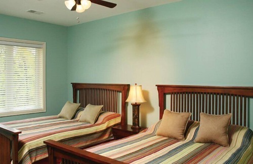 Conway Condo | Shaftesbury Glenn - Jones