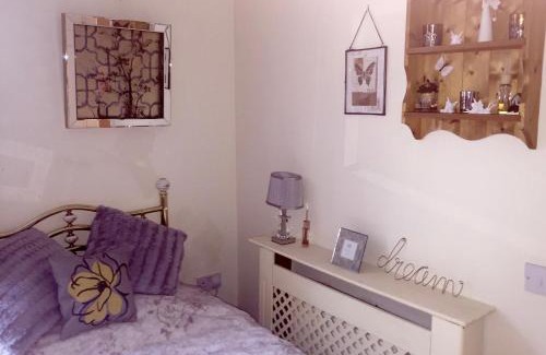 Newton Burgoland Apartment | Shakespeare