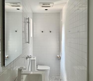 Xuhui Apartment | Shanghai Hills& Art Suite 17 - Near Line 1, 10 & 12 South Shanxi Road Metro