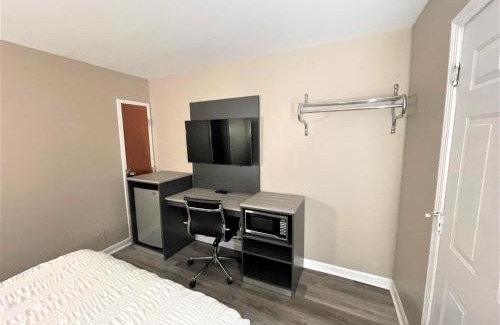 Seekonk Hotel | Shangri-La Motel
