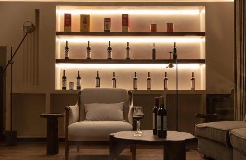 Shangri-La Hotel | Shangri-La's Three Seasons Resort & Hotel