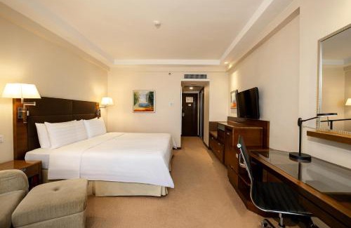Pearl River Delta Hotel | Shangri-La Shenzhen - Nearby Luohu Border, Outdoor Swimming Pool