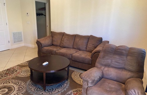 Tavares Apartment | Shantiniketan Apartment /50 minutes to the Disney 2 mile to down town Tavares.