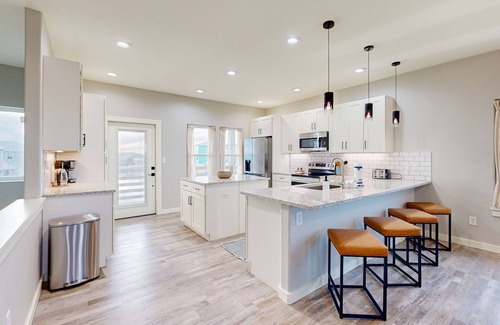 Bella Vista House | Shared Pool, Shared Hot Tub, Pet Friendly