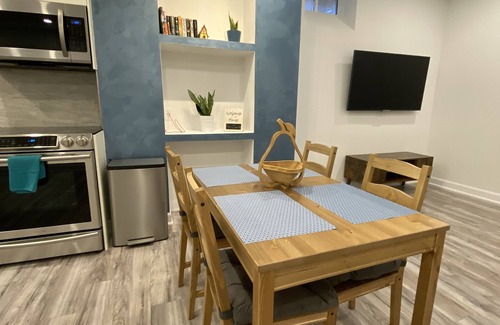 York Regional Municipality Apartment | Sharon getaway with everything you need