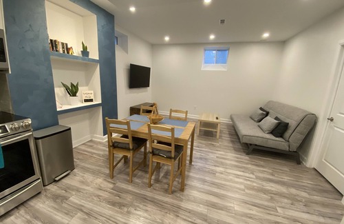 York Regional Municipality Apartment | Sharon getaway with everything you need