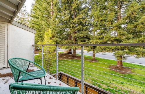 Sharon Heights Apartment | Sharon Green apartments by FantasticStay