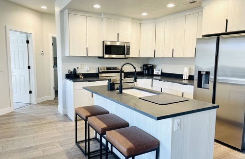 Mesquite Condo | Sharp Mesa Oasis by Mesquite Vacation Rentals with Private Balcony, Community Pool Access and $510 in free daily activities